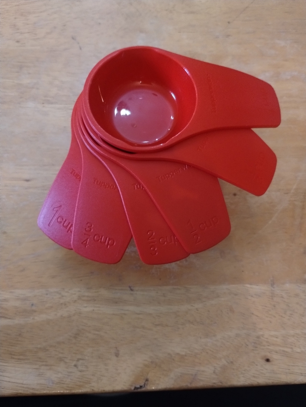 NEW Tupperware Measuring Cups Set Red 1/4 1/3 1/2 3/4 1 Cup Kitchen Baking Tools